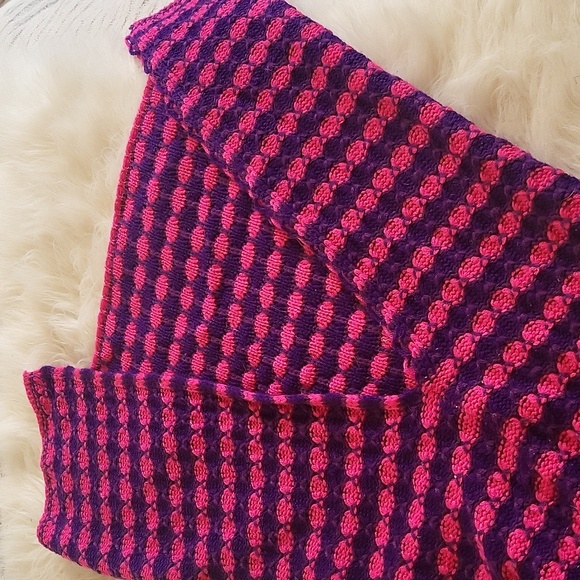 NWOT MERMAID TAIL Girl's crochet snuggie blanket - Picture 2 of 3